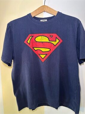 DC Comics Navy Short-Sleeve Tee with Red & Yellow Superman Shield